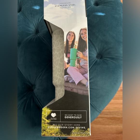 Simple Modern Animal Print Trek Tumbler with Straw lid and Handle, 40oz New - Picture 3 of 5